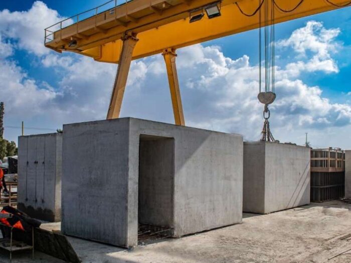 מיגוניות בטון טרומיות מתוצרת סולל בונה במפעל, עגורן גשר מרים יחידת מיגונית ניידת